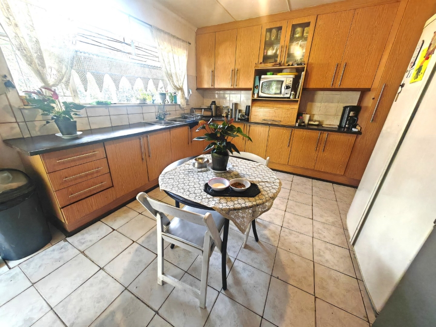 8 Bedroom Property for Sale in Fleurdal Free State